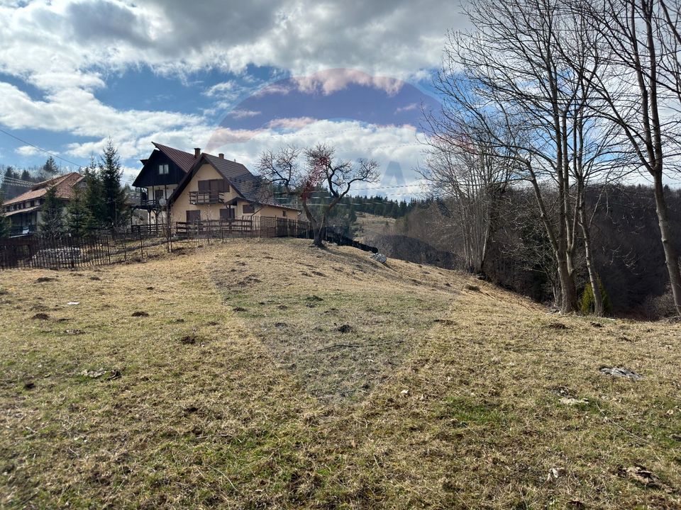 Land 3,784sqm Fundata / DN 73