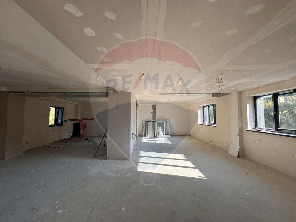 300sq.m Commercial Space for rent, Grigorescu area