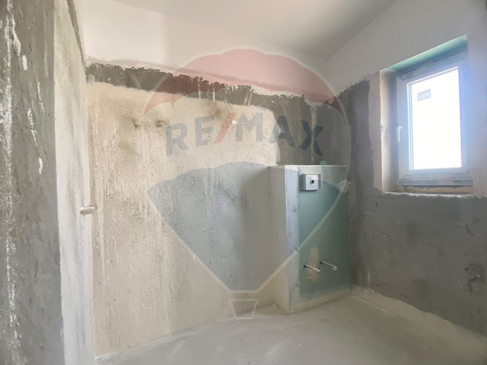DE VANZARE Casă / Vilă cu 5 camere Popesti - Leordeni
