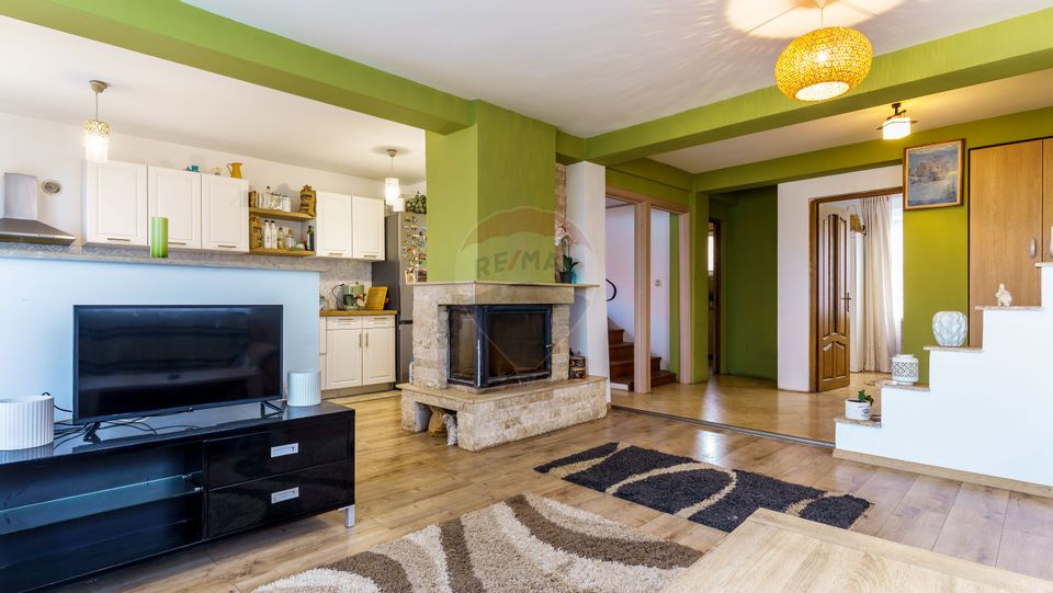 Casă / Vilă cu 5 camere de închiriat, Comision 0%