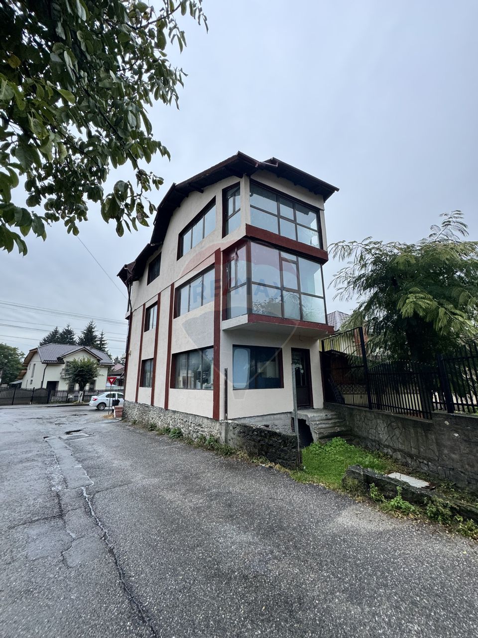 226.26sq.m Office Space for sale, Central area