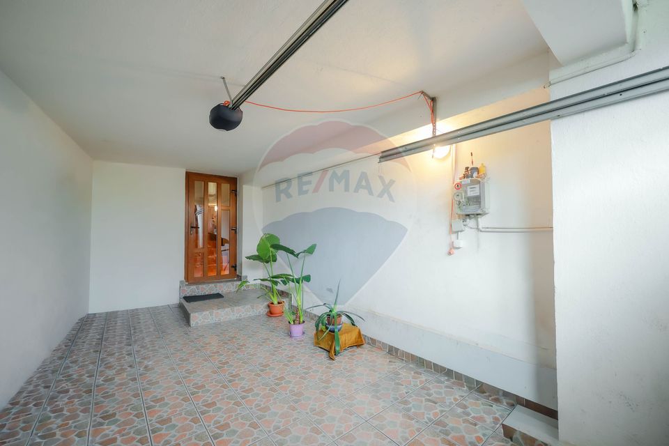 Casă cu 7 camere de vânzare în zona Ultracentrală