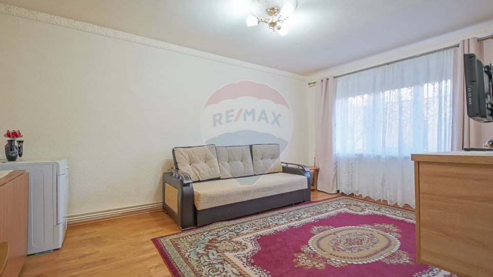 3 room Apartment for sale, Tractorul area