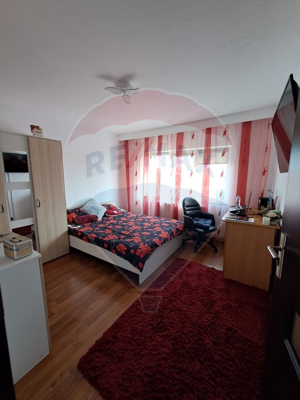 Apartament cu 3 camere si garaj de vânzare Baia Mare