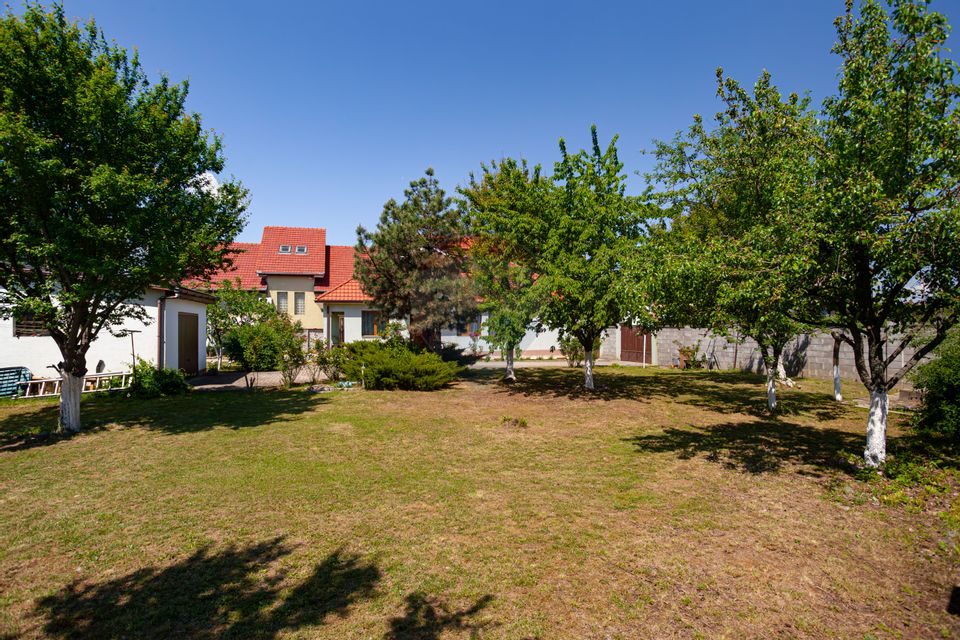 Casă cochetă de vânzare, teren 954 mp, posibil parcelare, în Subcetate