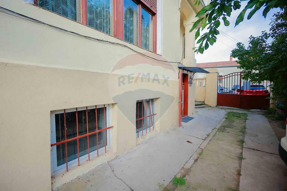 86sq.m Commercial Space for sale, Ultracentral area
