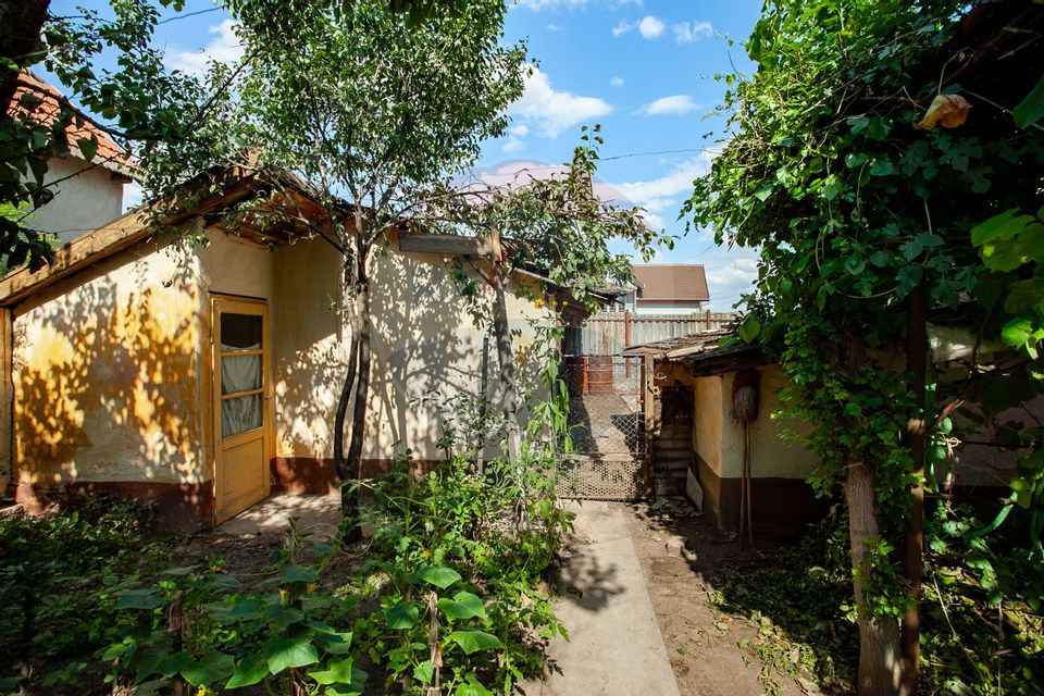 4 room House / Villa for sale, Periferie area