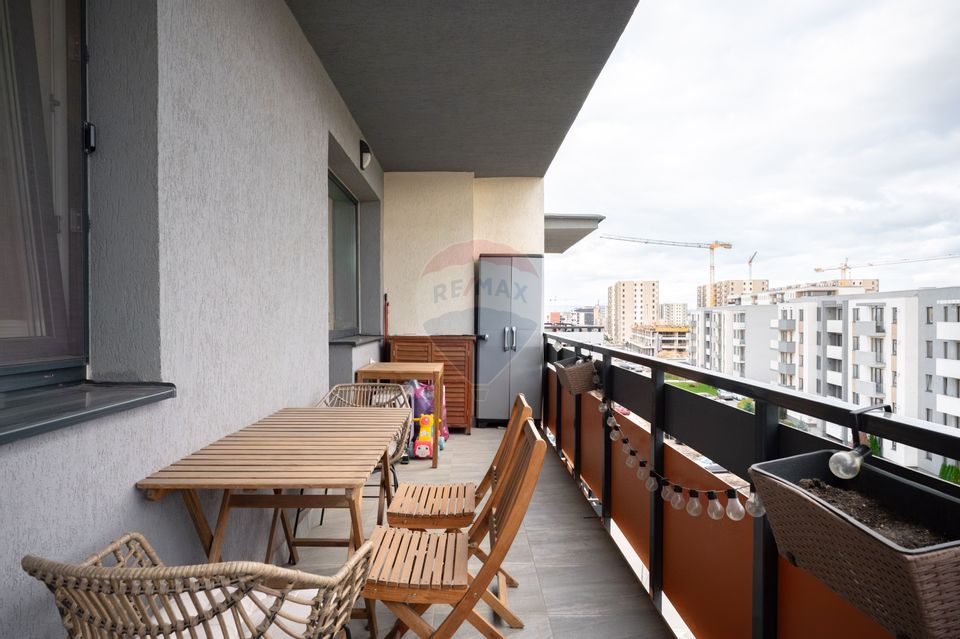 Apartament cu 2 camere,  2 băi și parcare subterană în Tractorul