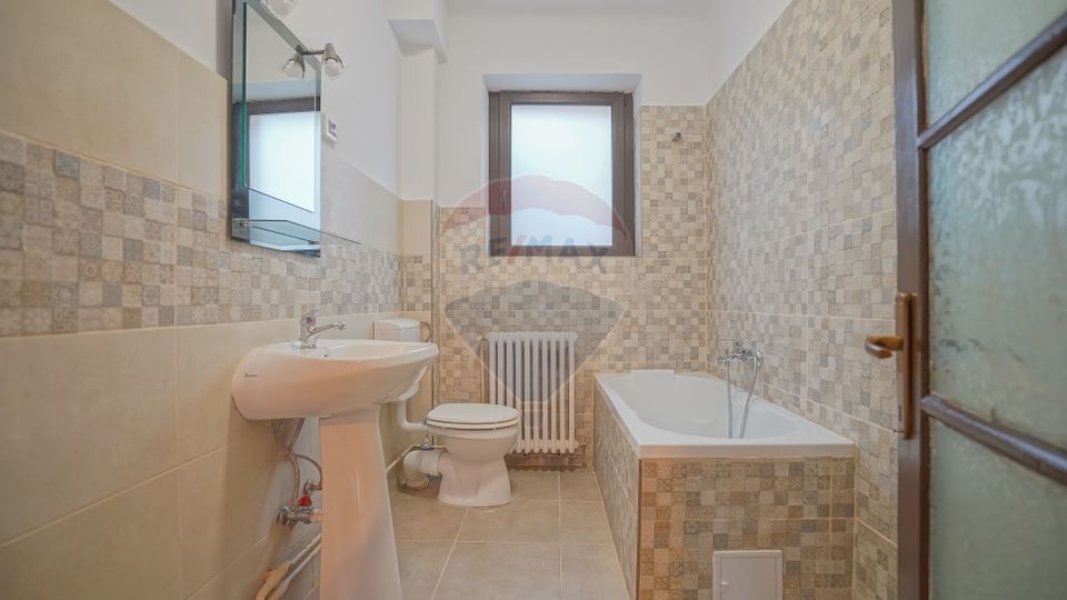 Apartament cu 3 camere în casă cu grădină Drumul Poienii