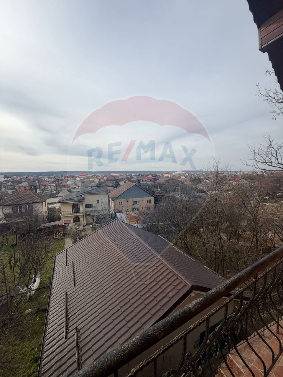 5 room House / Villa for sale, 1 Mai area