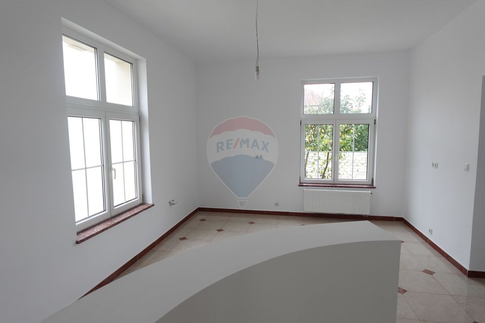 9 room House / Villa for sale, Titulescu area