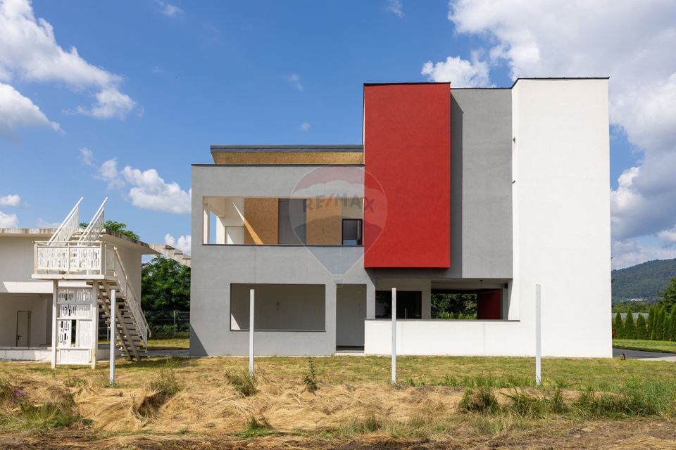 5 room House / Villa for sale