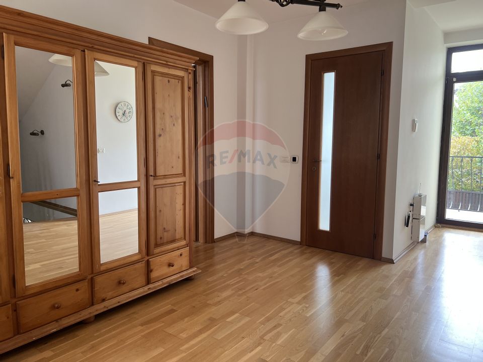 Casă / Vilă cu 5 camere de închiriat în zona Pipera