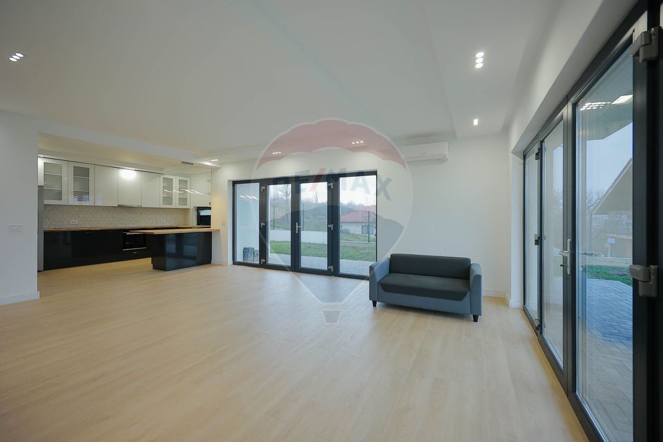 Casă Individuală 4 camere, Dealuri, Zona Doja, Panoramă