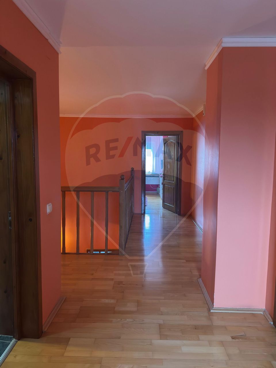 Casă / Vilă cu 10 camere de vânzare în zona Braytim