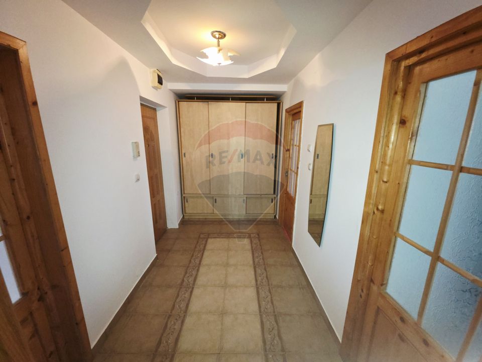 Apartament cu 2 camere de vânzare în zona 1 Mai