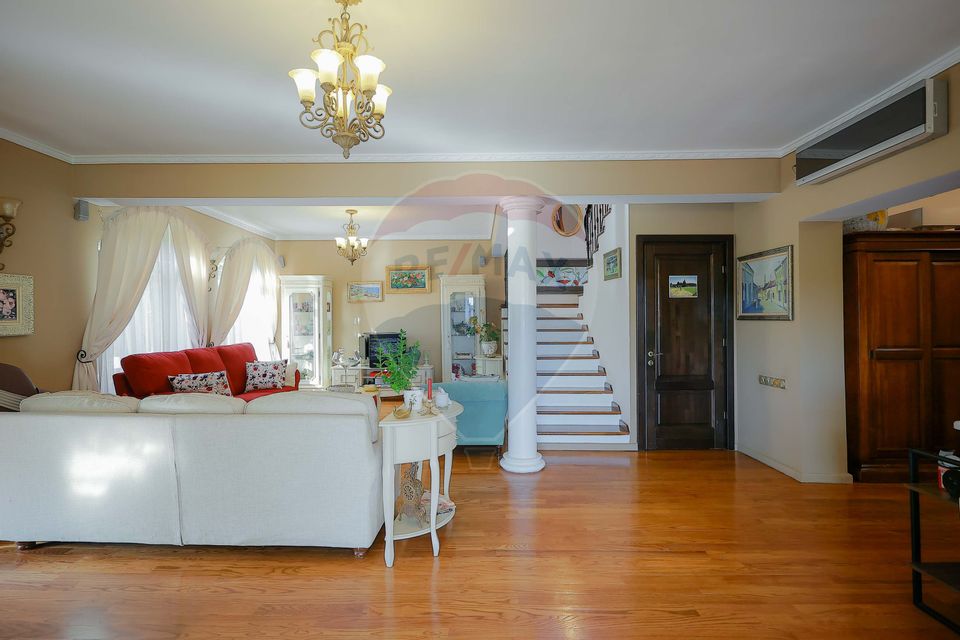 Casă / Vilă cu 5 camere de vânzare în zona Dealuri Oradea