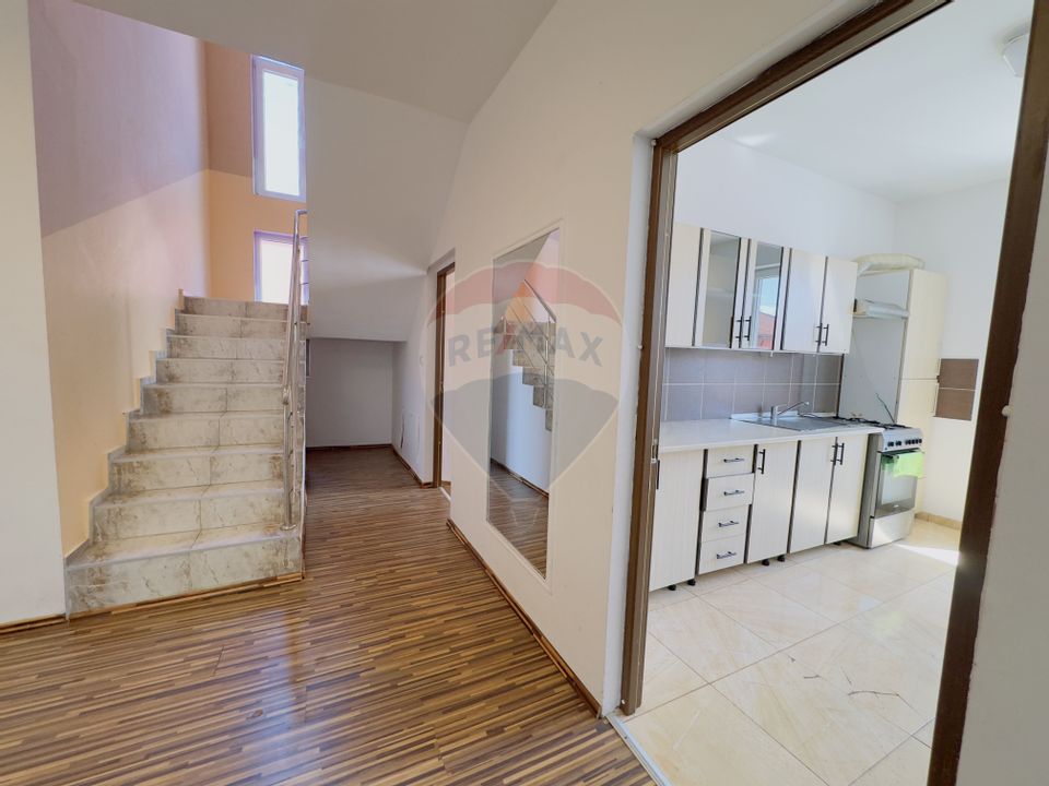 Casă cu 5 camere de vânzare Cartier Orizont 2 Paleu zona Metropolitana