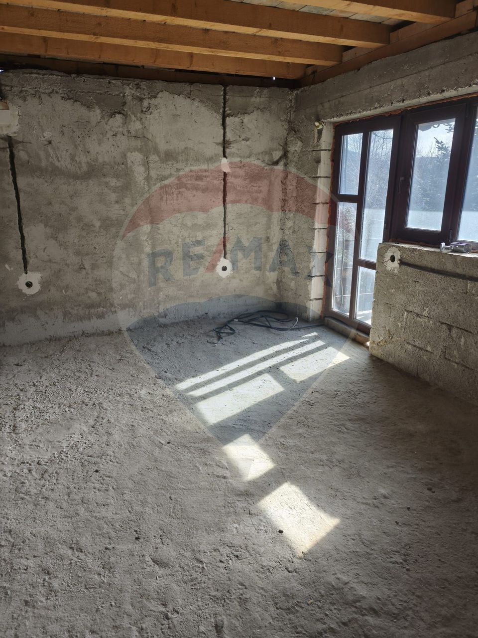 5 room House / Villa for sale, Poiana Tapului area