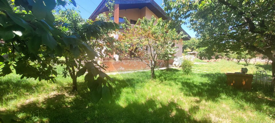 8 room House / Villa for sale