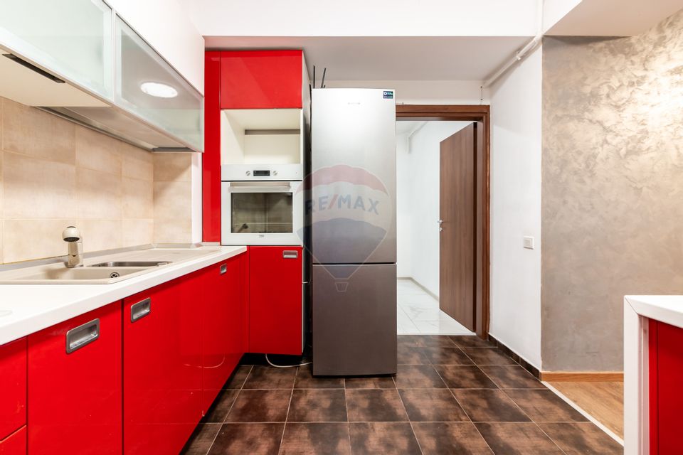 Apartament cu 4 camere si gradina proprie de vanzare/ str.  Amurgului