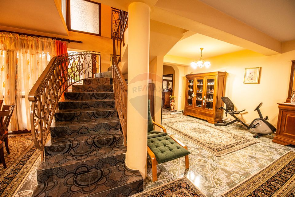 6 room House / Villa for sale, Central area