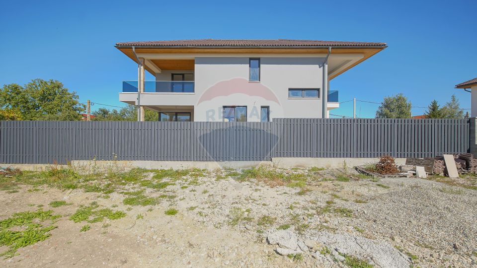 5 room House / Villa for sale