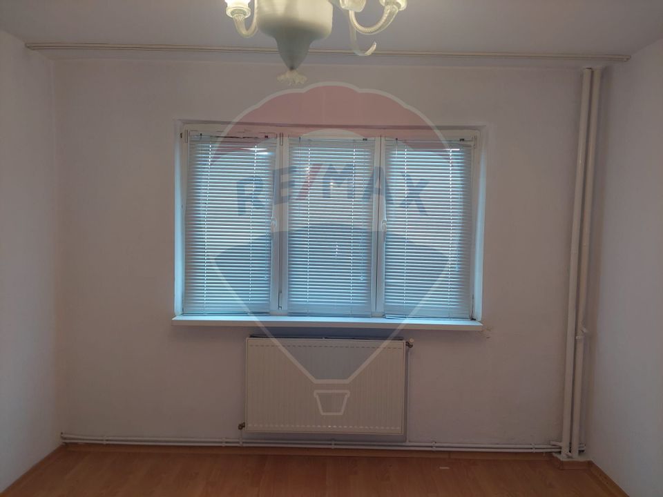 Apartament cu 3 camere de vanzare