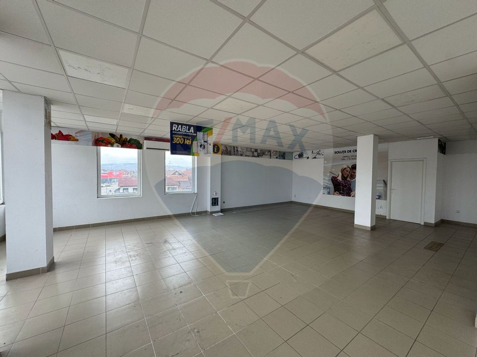 250sq.m Commercial Space for rent, Central area