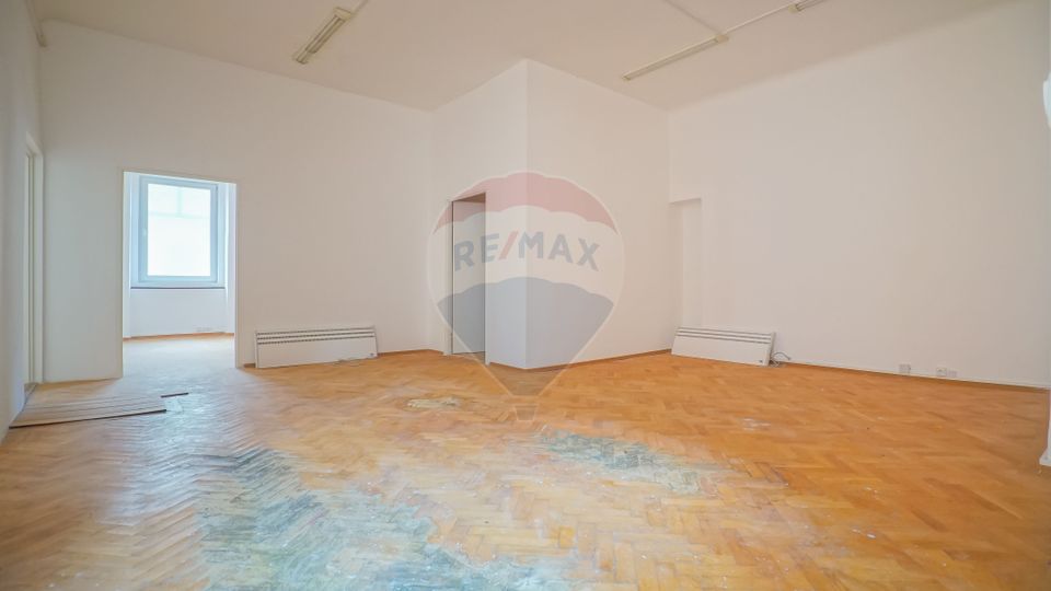 Centrul Istoric, apartament  spatios cu 4 camere, Brasov