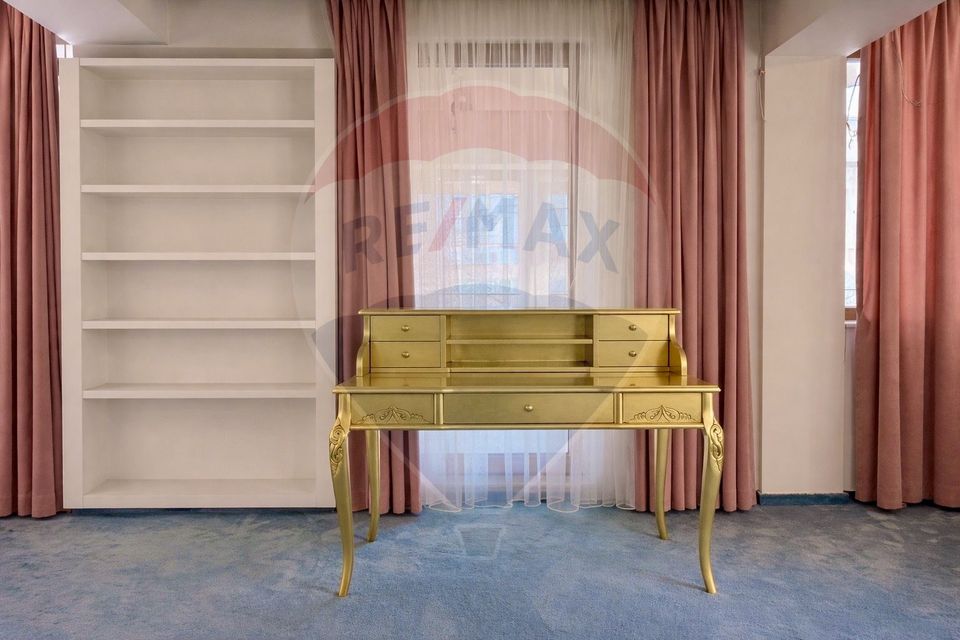 Vila / Casa de lux de vanzare  1000mp teren Str. Primaverii Constanta