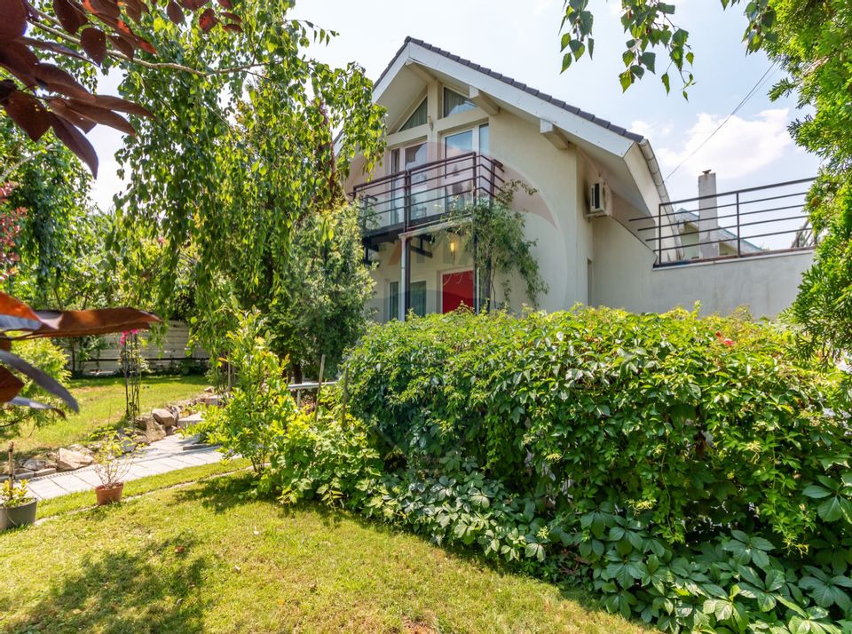 Casă / Vilă in Corbeanca, langa lac, zona exclusivista