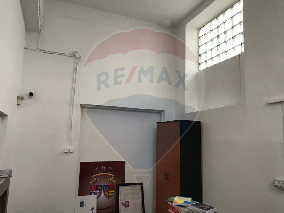 190sq.m Commercial Space for rent, Intim area