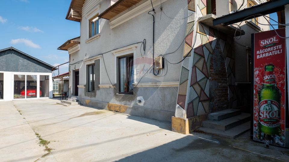 Vanzare vila si spațiu comercial, gradina si garaj-zona Corbii Mari