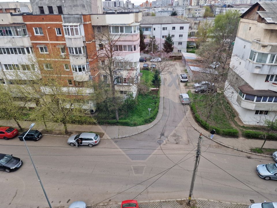 Apartament cu 3 camere de vânzare în zona Stefan cel Mare
