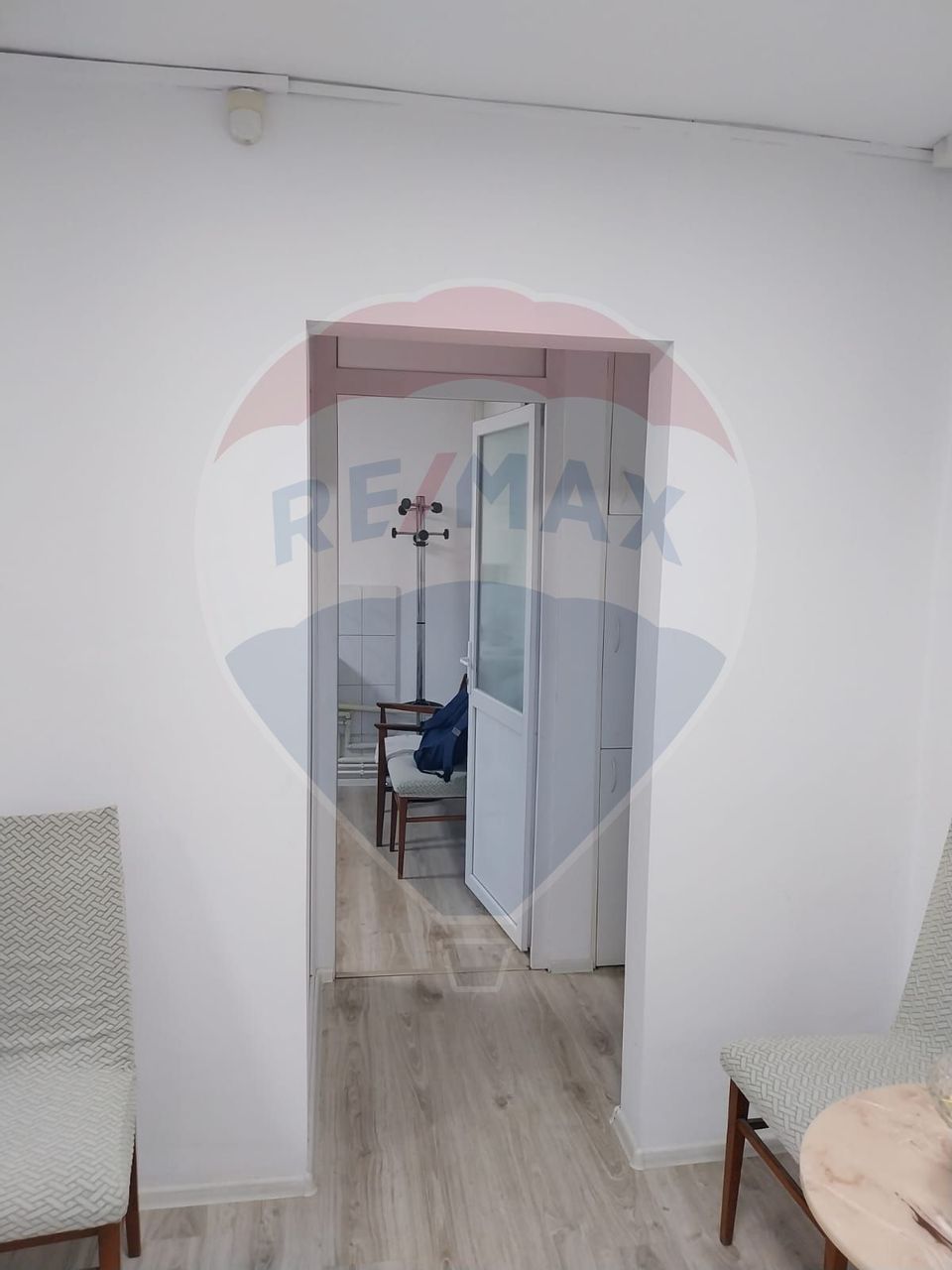 50sq.m Commercial Space for rent, Lapus area