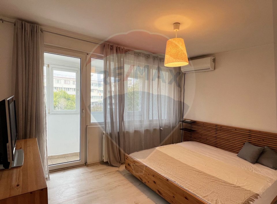 Vanzare apartament spatios,  3 camere - Metrou 1Mai