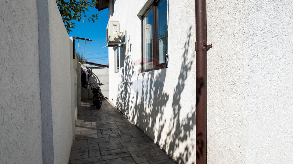 Vanzare vilă cu 4 camere si teren, zona Dobroesti