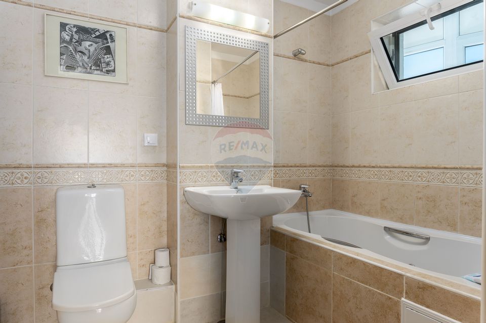 Apartament cu 5 camere de vânzare în zona Baneasa