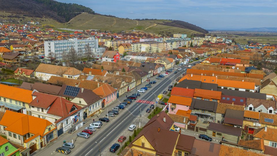 Apartament 7 camere ULTRACENTRAL in casa- Codlea!