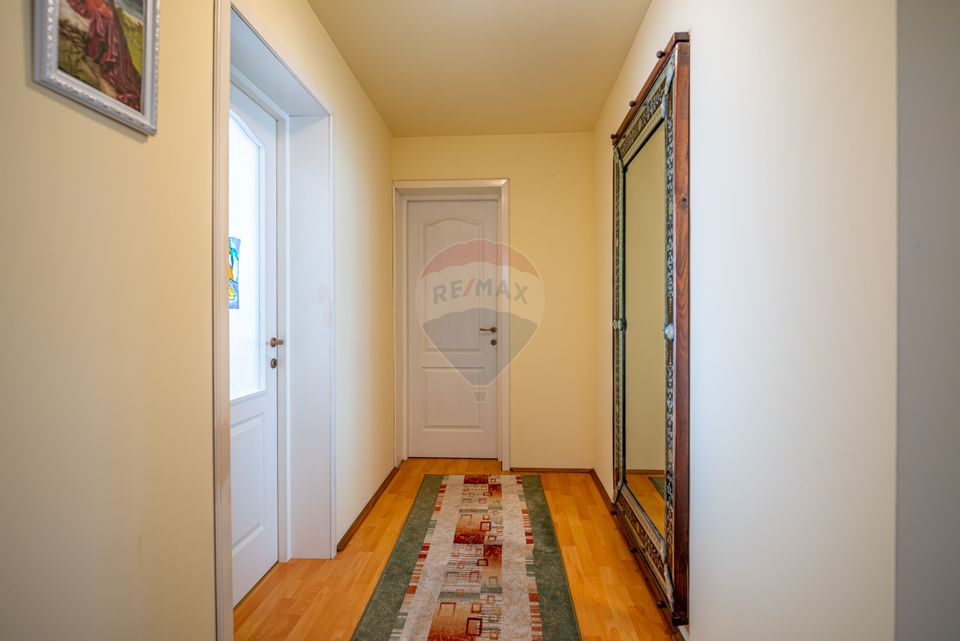 House FOR SALE in Bușteni, with superb views of the Bucegi Mountains