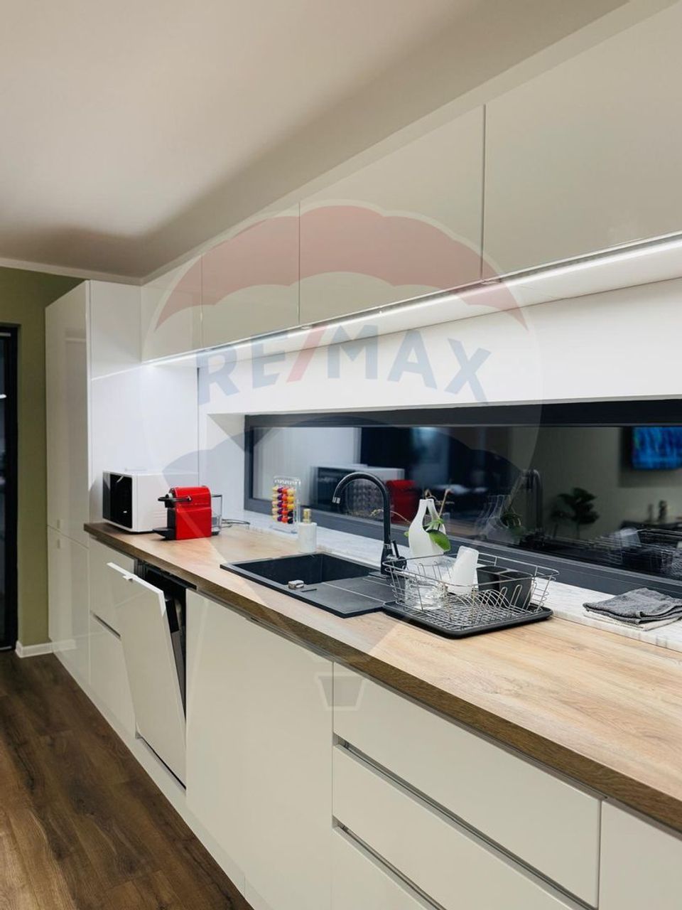 Casă Moderna De  Vanzare