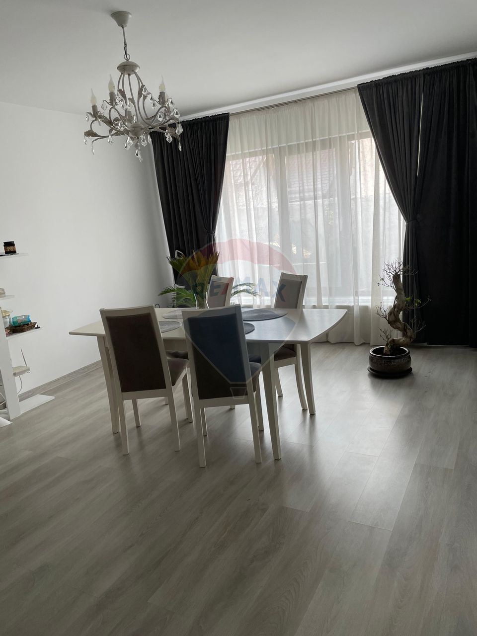 5 room House / Villa for sale, Romanesti area