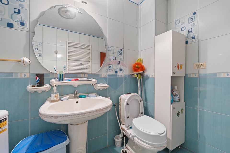 Casă / Vilă cu 6 camere de vânzare - Oraselul Copiilor