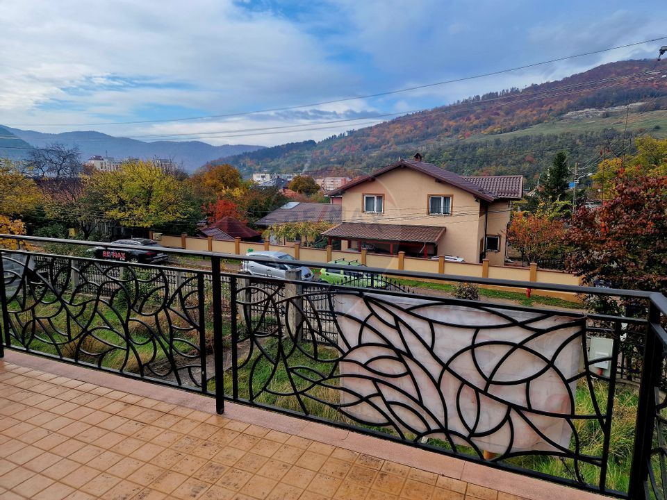 5 room House / Villa for sale, Darmanesti area