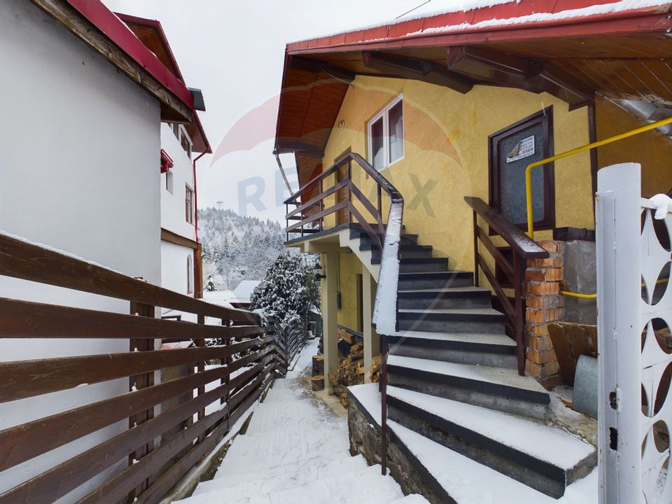 Vila Impresionantă în Sinaia | Eleganță și Confort în Inima Munților