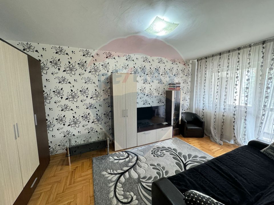 Apartament cu 2 camere de închiriat în zona Alexandru cel Bun