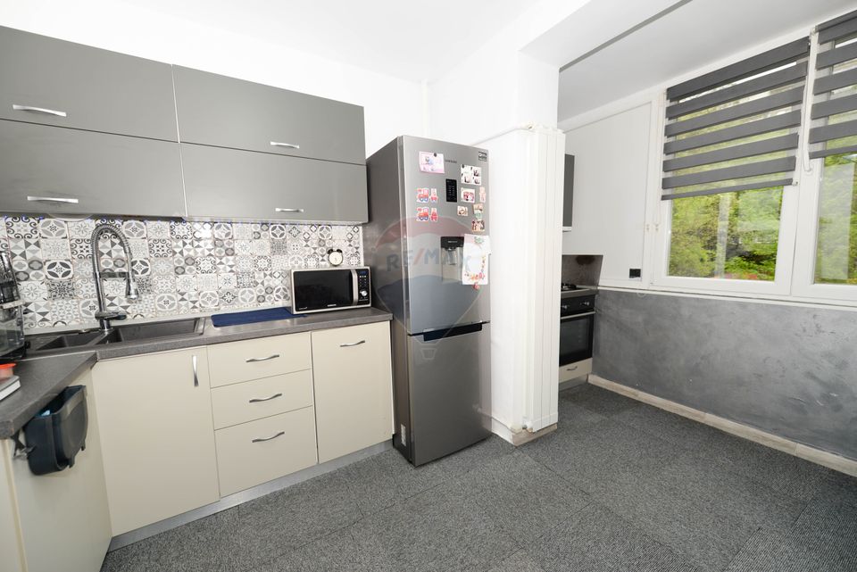 Apartament cu 2 camere de vanzare 46mp Piata Sudului