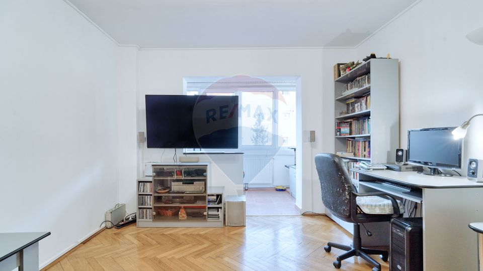 3-room apartment on Rozelor Street, Florilor Quarter!