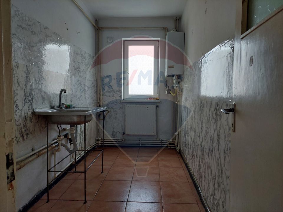 Apartament cu 3 camere decomandat de vanzare  in zona Narcisa-Bacau